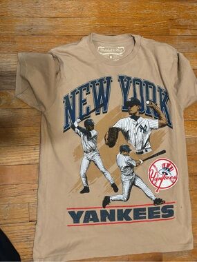 Mitchell & Ness Kids Tan New York Yankees Graphic Tee with Navy Accents